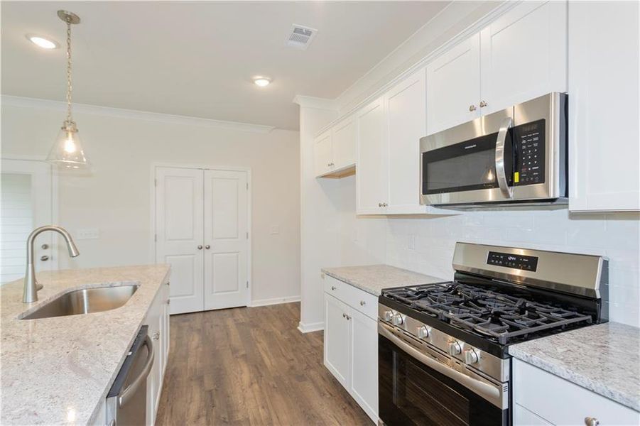 Furnished interior view inside a new home in Creekwood, Powder Springs (Image 9).