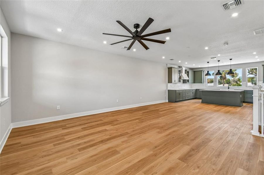 Spacious, unfurnished interior of a new home in EvenTide, New Smyrna Beach (Image 10).