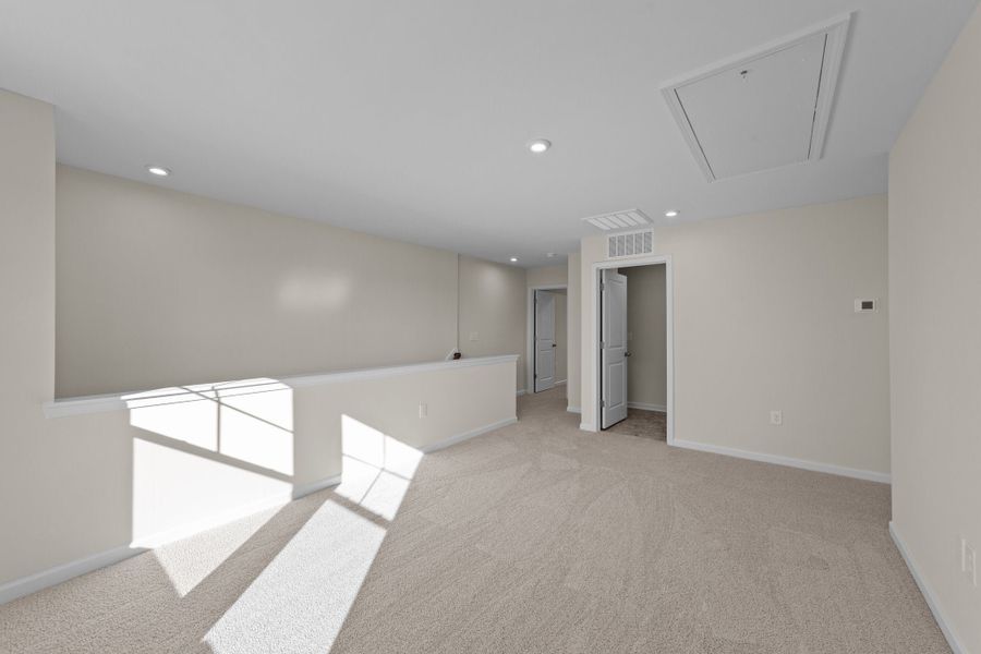 Spacious, unfurnished interior of a new home in Traditions at Carolina Forest, Myrtle Beach (Image 29). Spacious, unfurnished interior of a new home in Traditions at Carolina Forest, Myrtle Beach (Image 29).