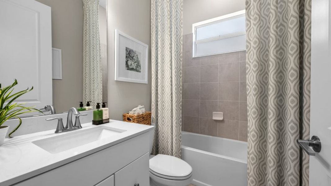 Oakmont II Bathroom 2 Oakmont II Bathroom 2