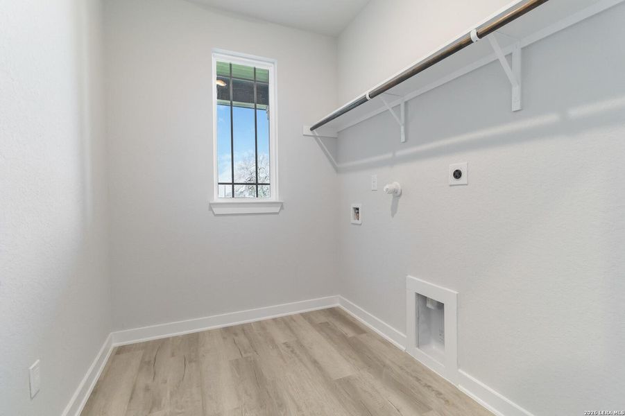 Spacious, unfurnished interior of a new home in Lonesome Dove, San Antonio (Image 28). Spacious, unfurnished interior of a new home in Lonesome Dove, San Antonio (Image 28).