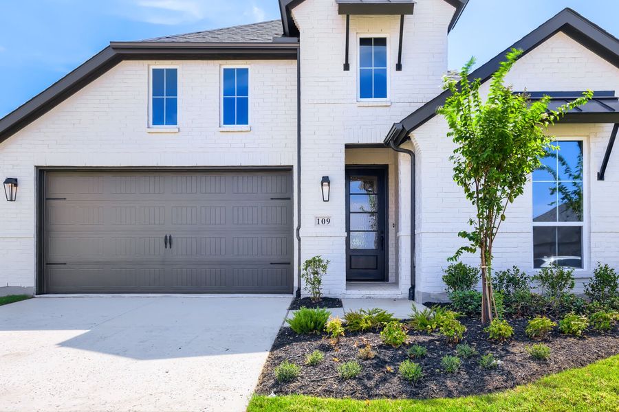 109 Enclave - Front Entryway