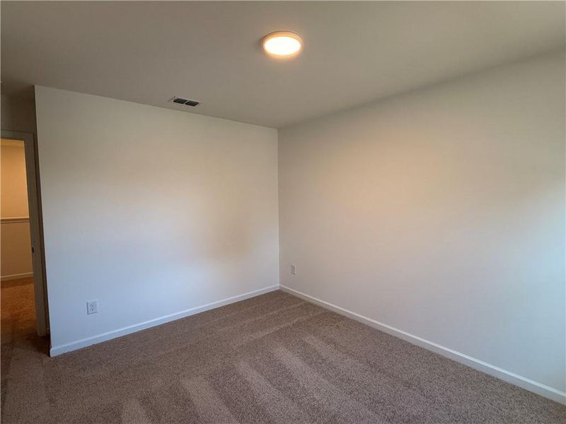 Spacious, unfurnished interior of a new home in Leydenview, Mableton (Image 16).