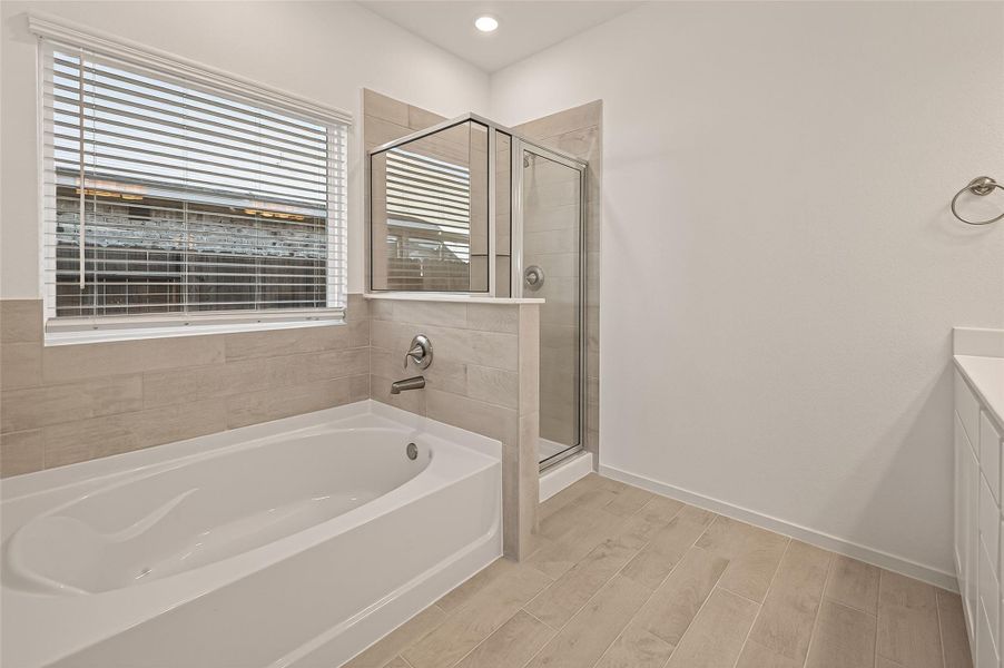 Furnished interior view inside a new home in Lago Mar, Texas City (Image 10).
