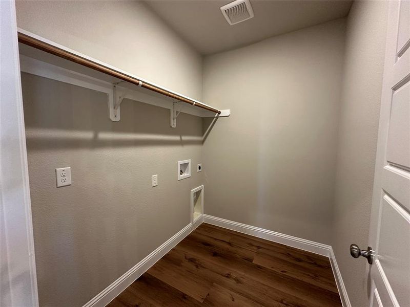 Spacious, unfurnished interior of a new home in , Cleburne (Image 15). Spacious, unfurnished interior of a new home in , Cleburne (Image 15).