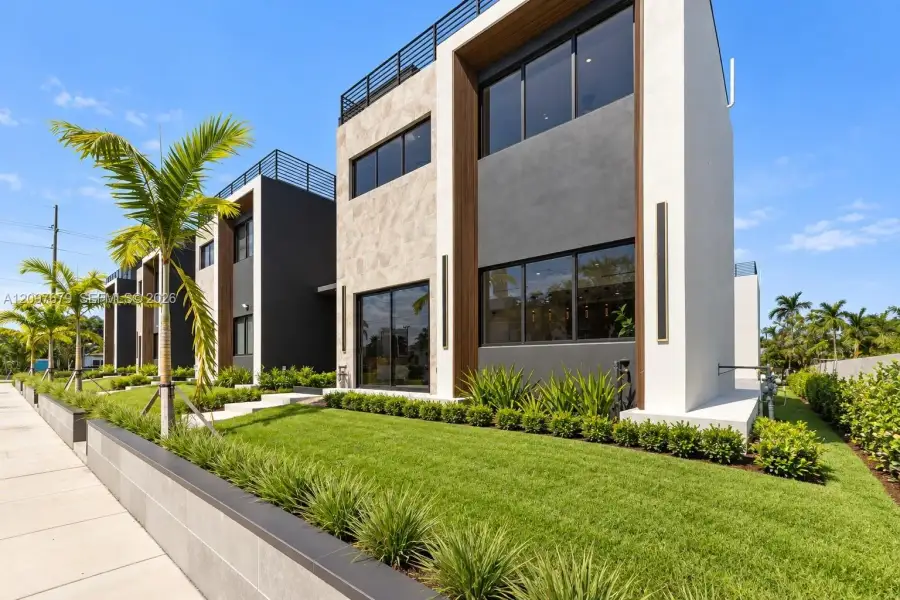 Condo located in Fort Lauderdale, FL showcasing its design and architecture (Image 5). Condo located in Fort Lauderdale, FL showcasing its design and architecture (Image 5).