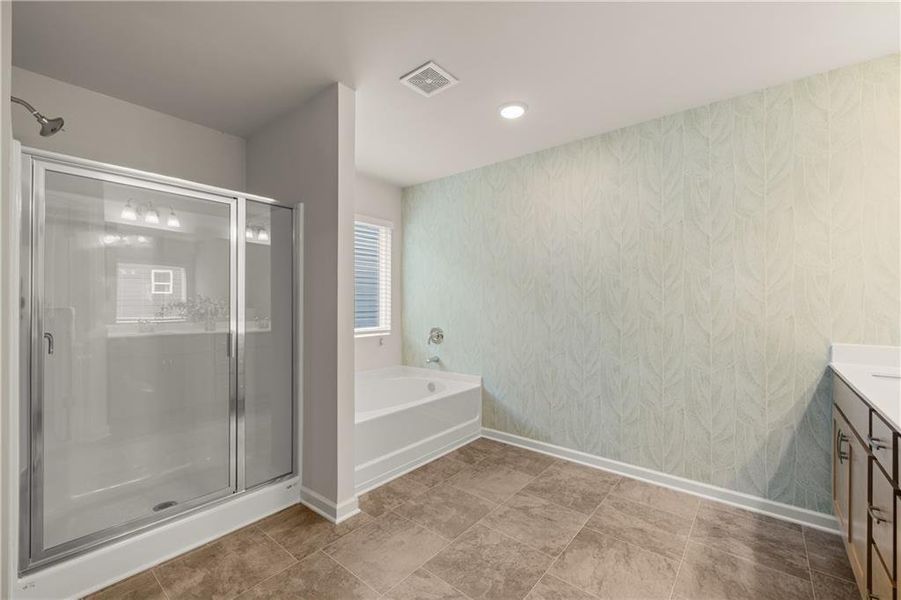 Spacious, unfurnished interior of a new home in Barons Court, Ellenwood (Image 20).