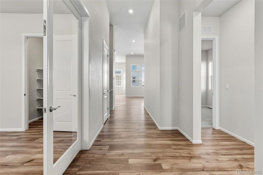 Spacious, unfurnished interior of a new home in Talon Pointe, Thornton (Image 17).