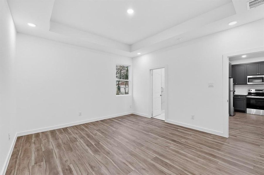 Spacious, unfurnished interior of a new home in , Dallas (Image 16).
