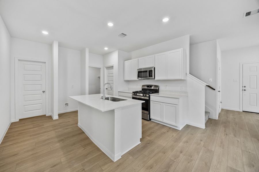 Furnished interior view inside a new home in Magnolia Springs, Montgomery (Image 9).
