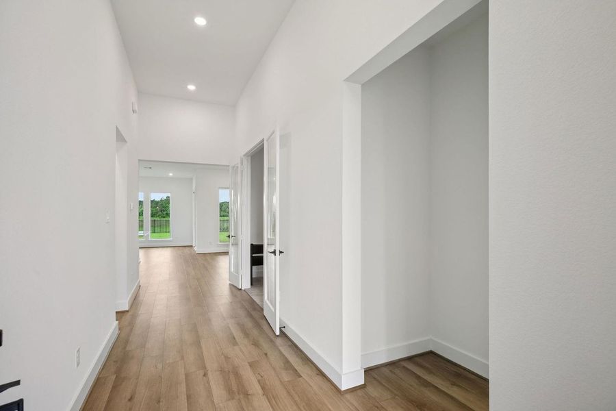 23515 Steely Thicket Entry