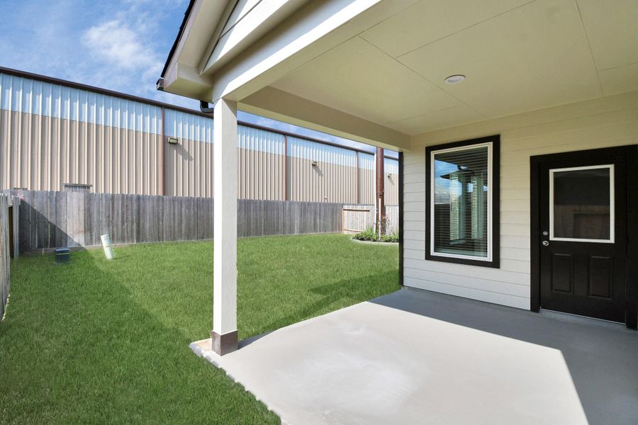 Come and see this spacious backyard with its beautiful covered patio. There is plenty of room for the kids to play and adults to relax. Perfect for your outdoor living space, patio furniture, bbq pit, and so much more. The possibilities are endless! Come and see this spacious backyard with its beautiful covered patio. There is plenty of room for the kids to play and adults to relax. Perfect for your outdoor living space, patio furniture, bbq pit, and so much more. The possibilities are endless!