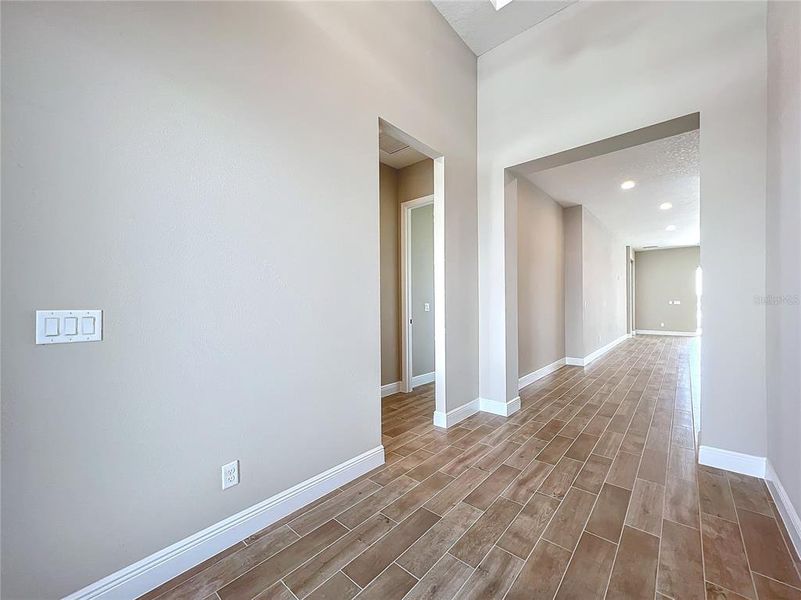 Spacious, unfurnished interior of a new home in Watercolor Place Single Family Homes, Bradenton (Image 56).
