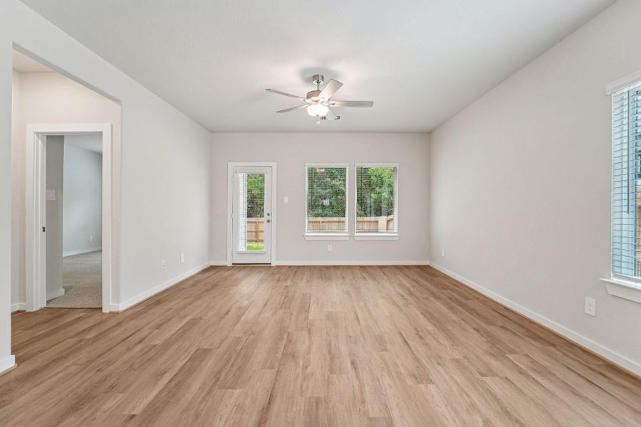 Spacious, unfurnished interior of a new home in Landing Meadows - Traditional Series, New Caney (Image 36). Spacious, unfurnished interior of a new home in Landing Meadows - Traditional Series, New Caney (Image 36).