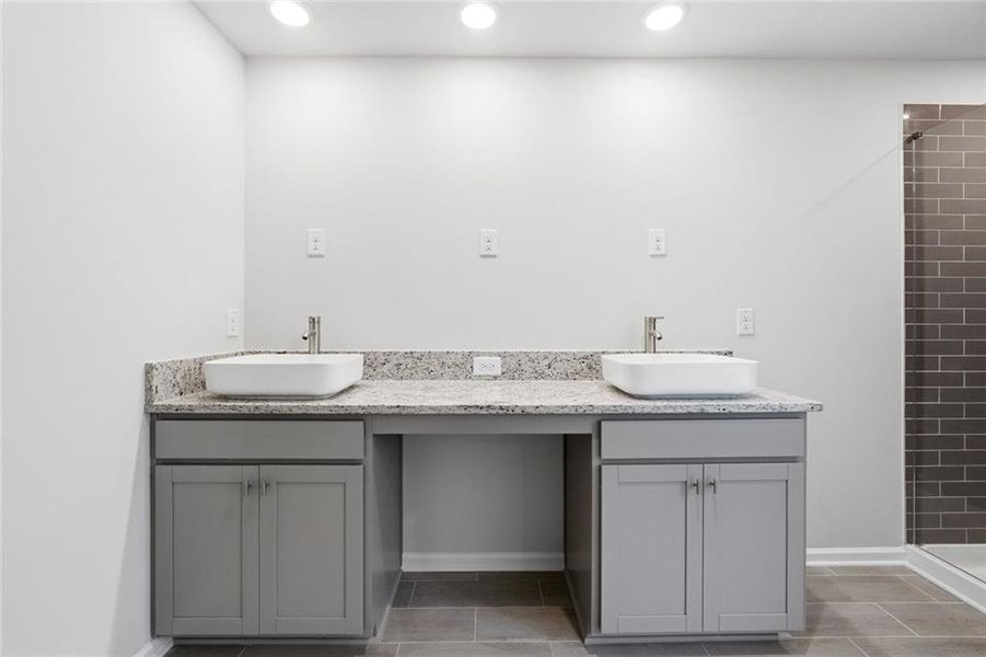 Furnished interior view inside a new home in Concord Oaks, Powder Springs (Image 7).