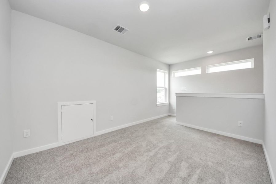 Spacious, unfurnished interior of a new home in The Villages at WestPointe, Dayton (Image 25).
