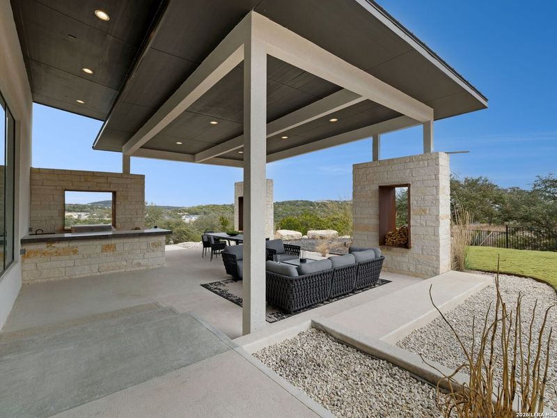 Exterior details and patio area of a home in , San Antonio (Image 21).