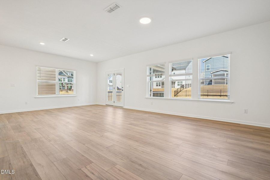 12-web-or-mls-Contempo Ct-S1102-012