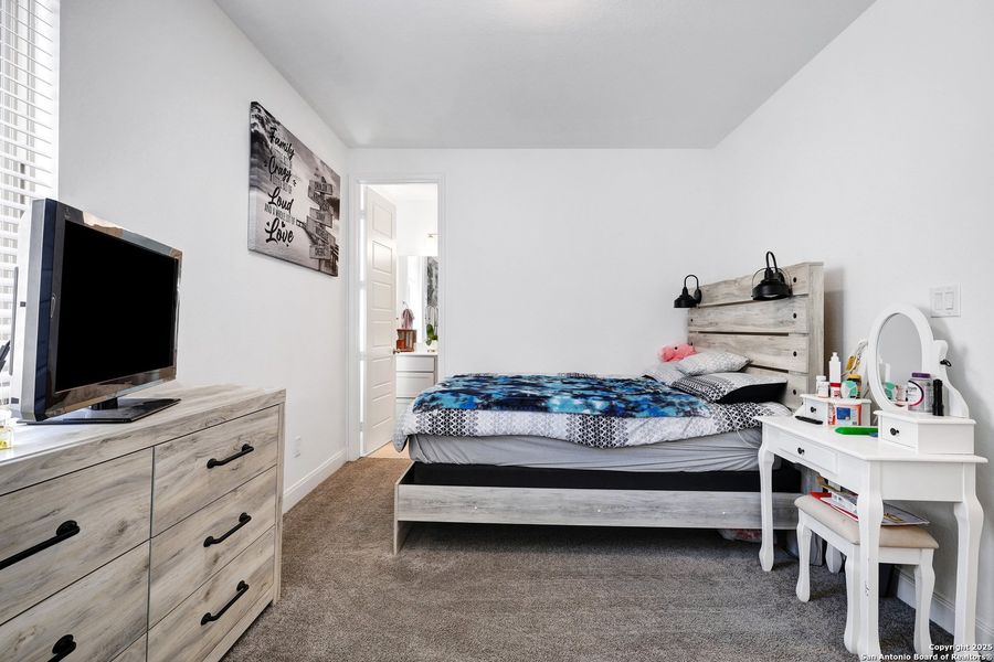 Furnished interior view inside a new home in Cibolo Canyons 50', San Antonio (Image 15). Furnished interior view inside a new home in Cibolo Canyons 50', San Antonio (Image 15).