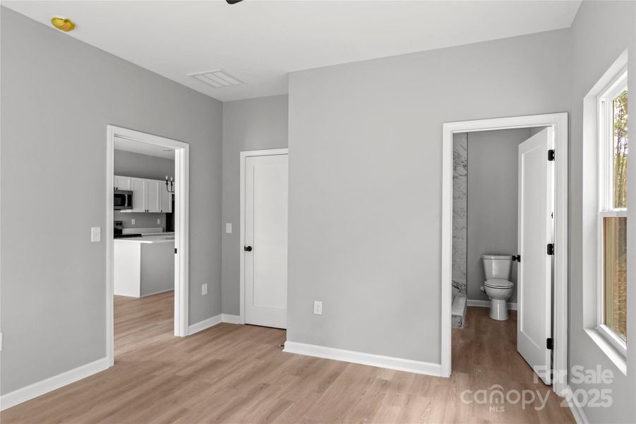 Spacious, unfurnished interior of a new home in , Winston-Salem (Image 9).