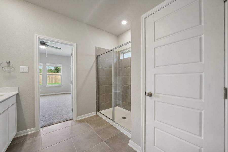 Primary suite bathroom in the Matador floorplan in the Meritage Homes community.