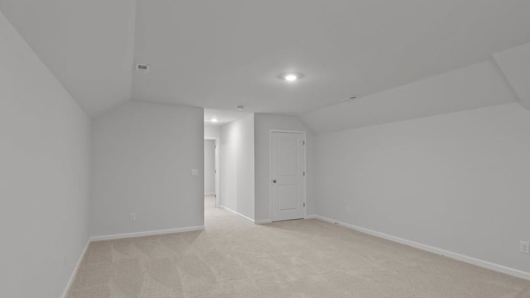 Spacious, unfurnished interior of a new home in East Ridge, Ayden (Image 27).