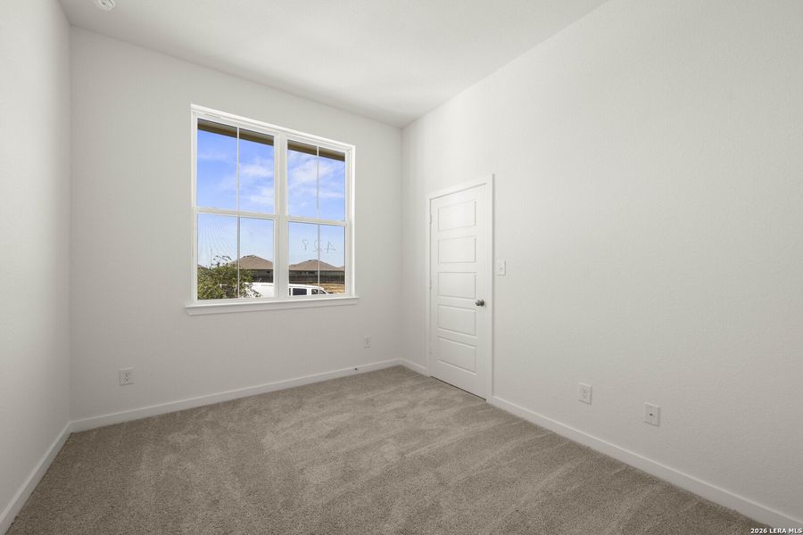 Spacious, unfurnished interior of a new home in Arroyo Ranch, Seguin (Image 10).