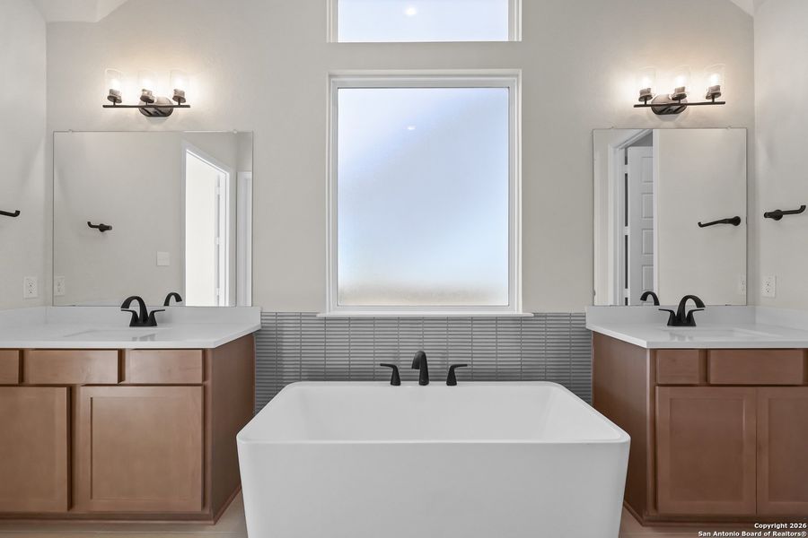 Furnished interior view inside a new home in Mayfair 50', New Braunfels (Image 16).