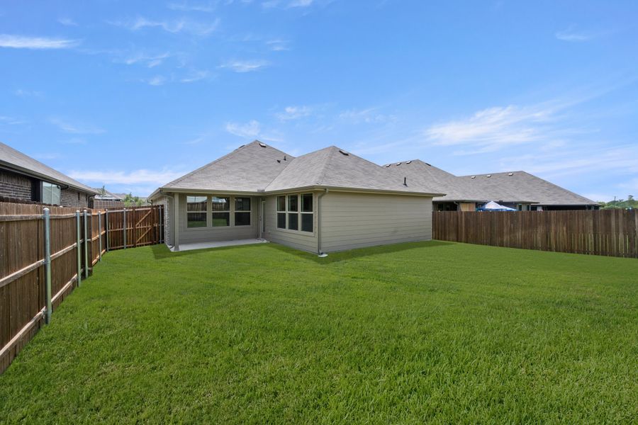 Exterior details and patio area of a home in Chisholm Hills, Cleburne (Image 20).