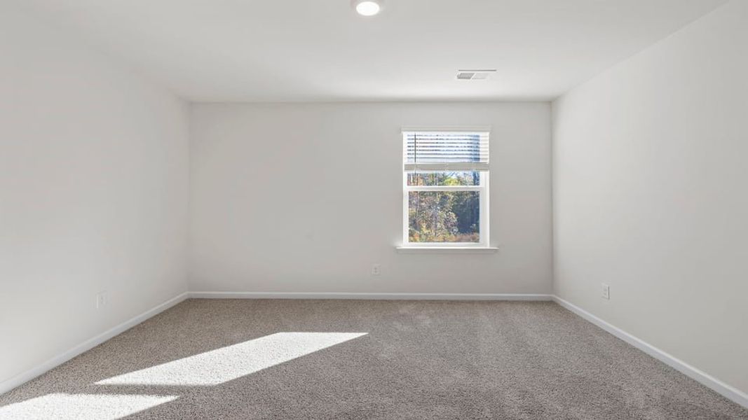 Spacious, unfurnished interior of a new home in Cedar Gap, Fountain Inn (Image 24).