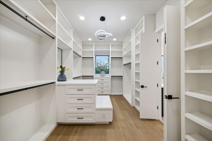 Furnished interior view inside a new home in , Bellaire (Image 31).