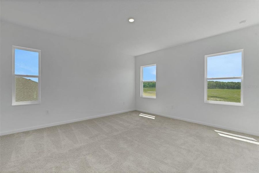 Spacious, unfurnished interior of a new home in Reserve at Hammock Oaks, Lady Lake (Image 15). Spacious, unfurnished interior of a new home in Reserve at Hammock Oaks, Lady Lake (Image 15).