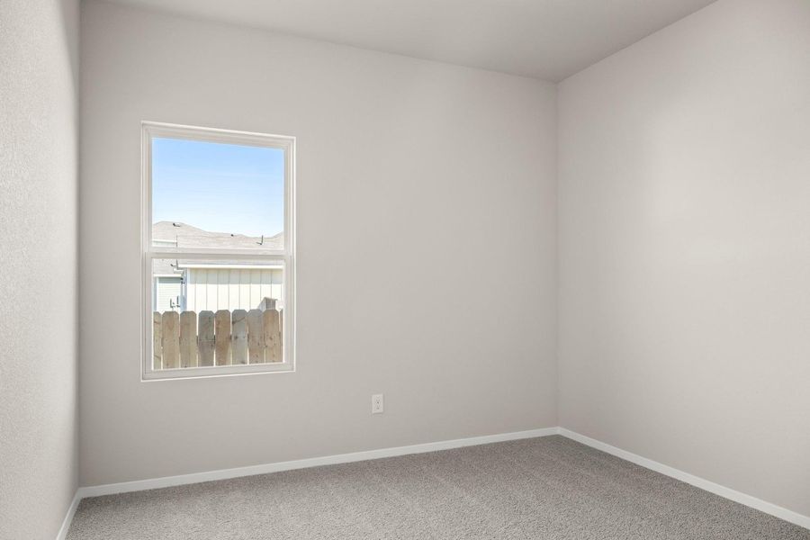Spacious, unfurnished interior of a new home in Cloverleaf, Austin (Image 27).