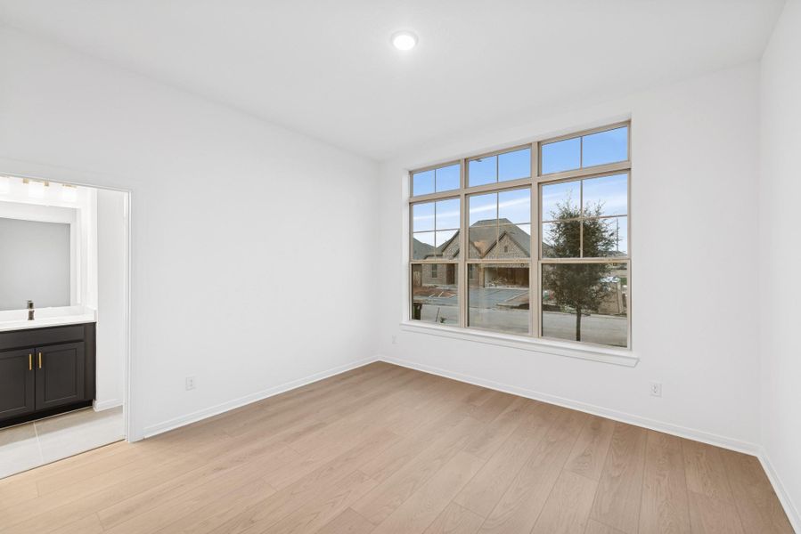 Spacious, unfurnished interior of a new home in Escondido 60' Homesites, Magnolia (Image 22).