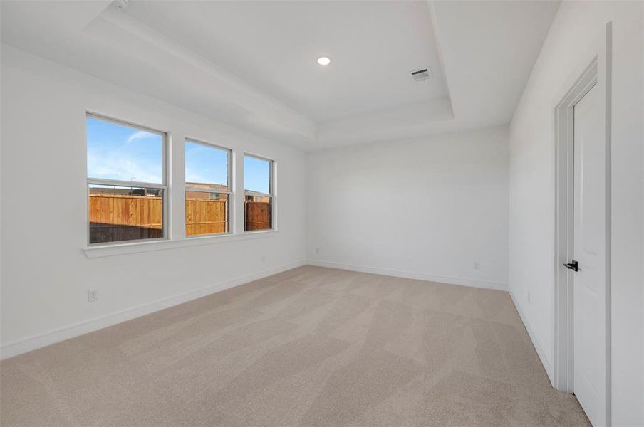 Spacious, unfurnished interior of a new home in Timberbrook, Justin (Image 15).