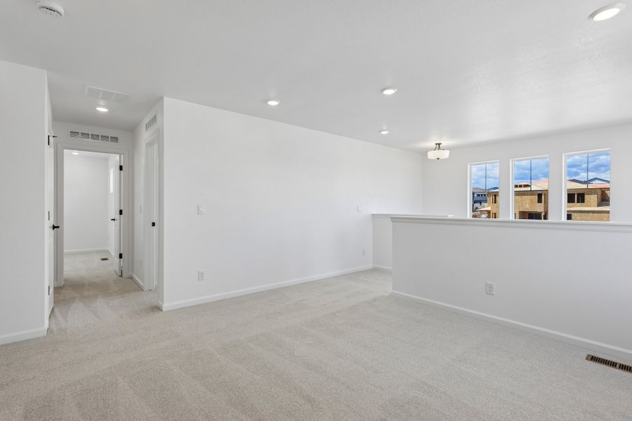 Spacious, unfurnished interior of a new home in Sterling Ranch Ascent Village, Littleton (Image 17).