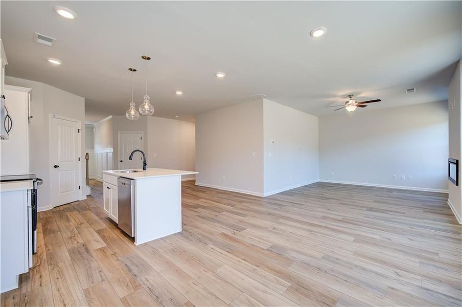 Spacious, unfurnished interior of a new home in Chapel Hill, Newnan (Image 17).