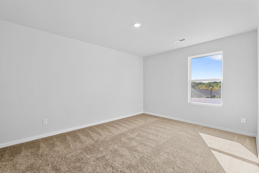 Spacious, unfurnished interior of a new home in Hanes Lake, Winston-Salem (Image 32).