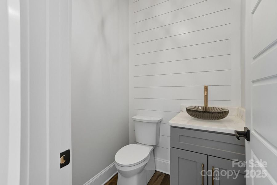 Image 34 of a home in .