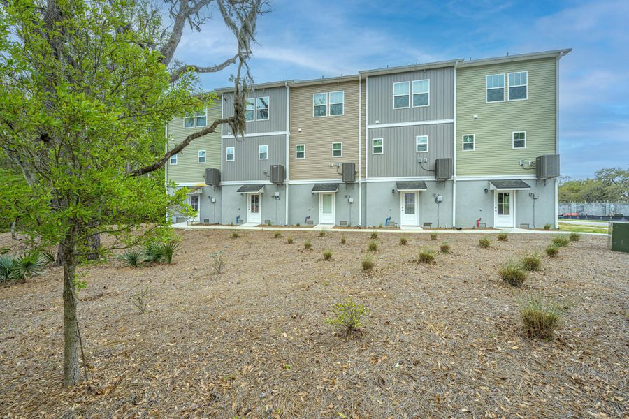 Exterior details and patio area of a home in , Charleston (Image 24).