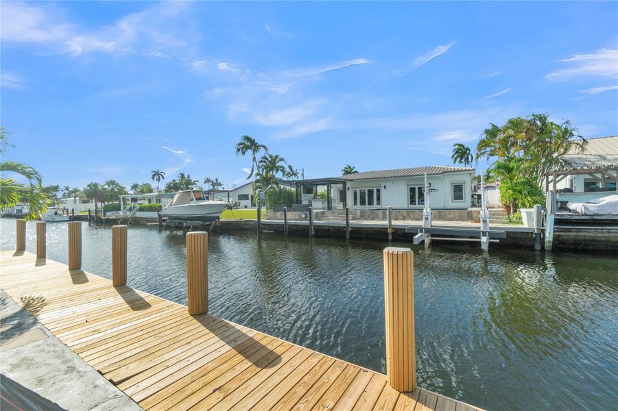 Exterior details and patio area of a home in , Fort Lauderdale (Image 10).