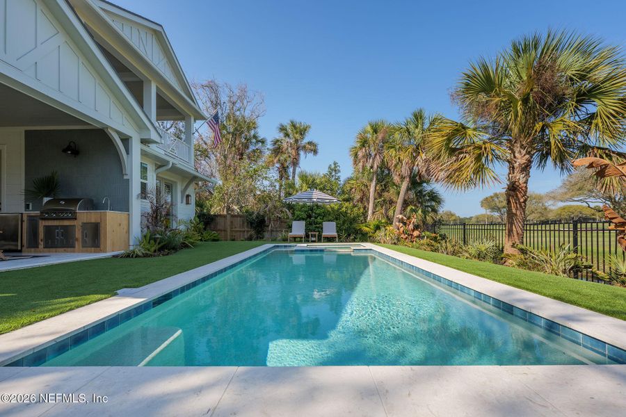 Exterior details and patio area of a home in , Ponte Vedra Beach (Image 34).