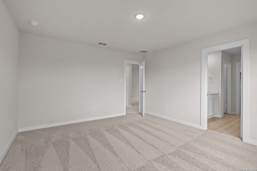 Spacious, unfurnished interior of a new home in Senna, Leon Valley (Image 22). Spacious, unfurnished interior of a new home in Senna, Leon Valley (Image 22).