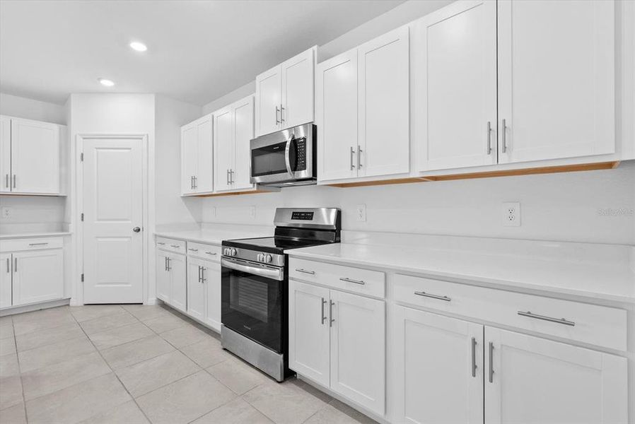 Furnished interior view inside a new home in , Bradenton (Image 9).