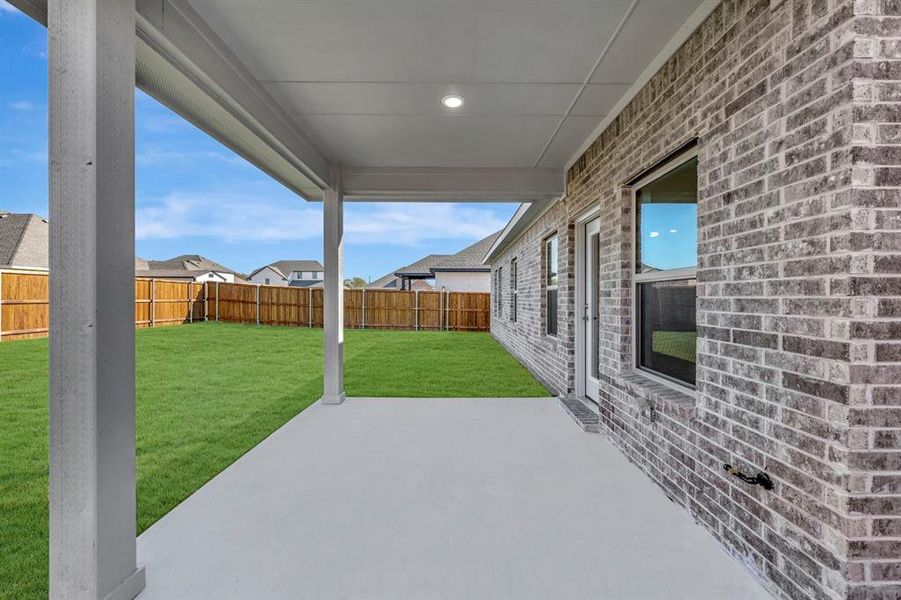 Exterior details and patio area of a home in Rolling Ridge, Van Alstyne (Image 23). Exterior details and patio area of a home in Rolling Ridge, Van Alstyne (Image 23).