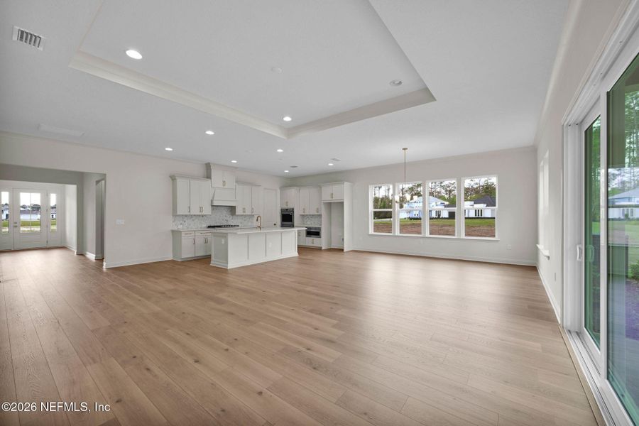 Spacious, unfurnished interior of a new home in Amelia National Country Club, Fernandina Beach (Image 17).