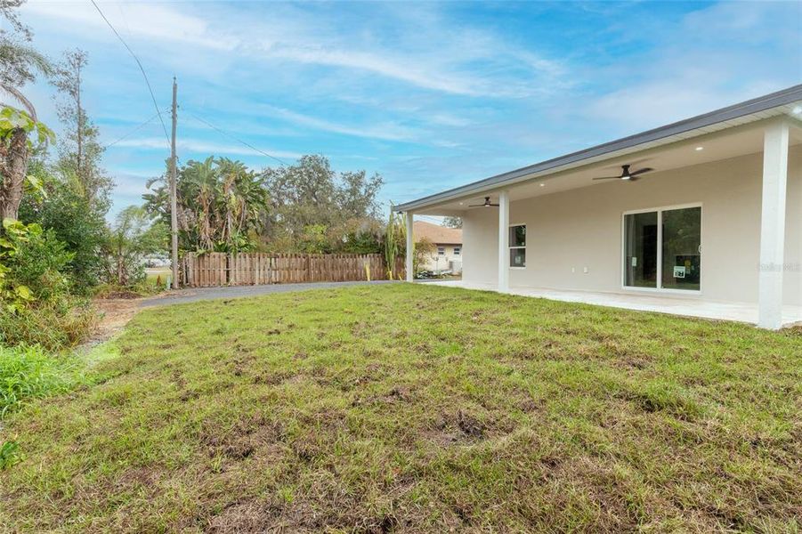 Exterior details and patio area of a home in , Sebring (Image 26).