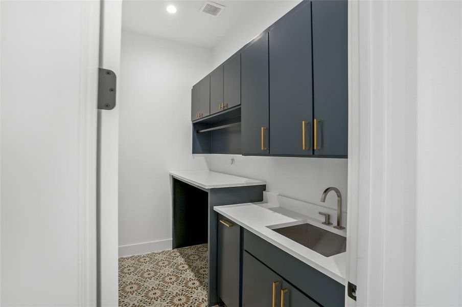 Furnished interior view inside a new home in , Dallas (Image 27).