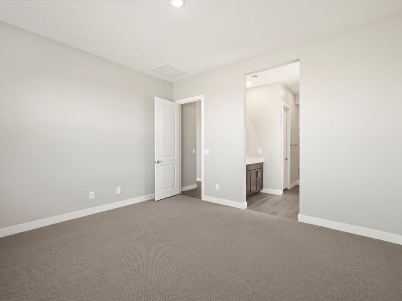 Spacious, unfurnished interior of a new home in White Tank Foothills Reserve Series, Waddell (Image 15).