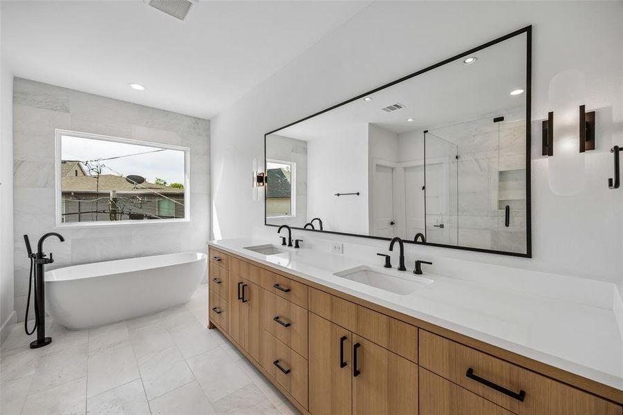 Furnished interior view inside a new home in , Dallas (Image 14).